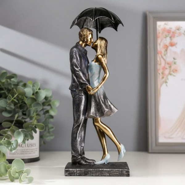 Фигурка Поцелуй под дождём (29,5см) 2600621
